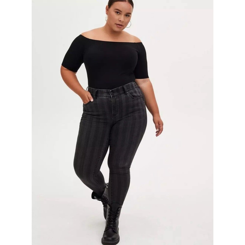 NEW Torrid Womens Size 16 Bombshell Black Stripe High Rise Stretch Skinny Jeans